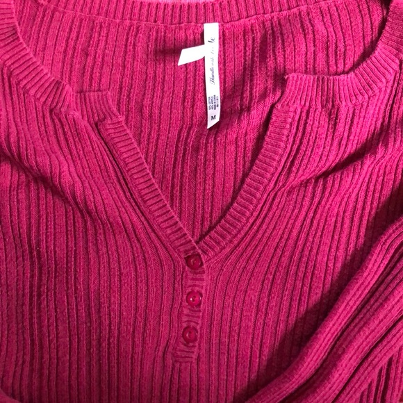 Tops - Picture 2 of 3